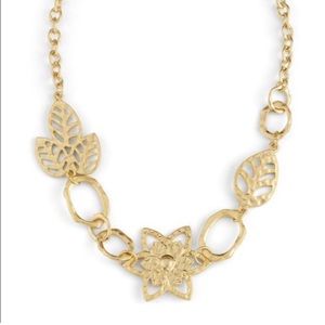 Elegant Gold Leaf Necklace